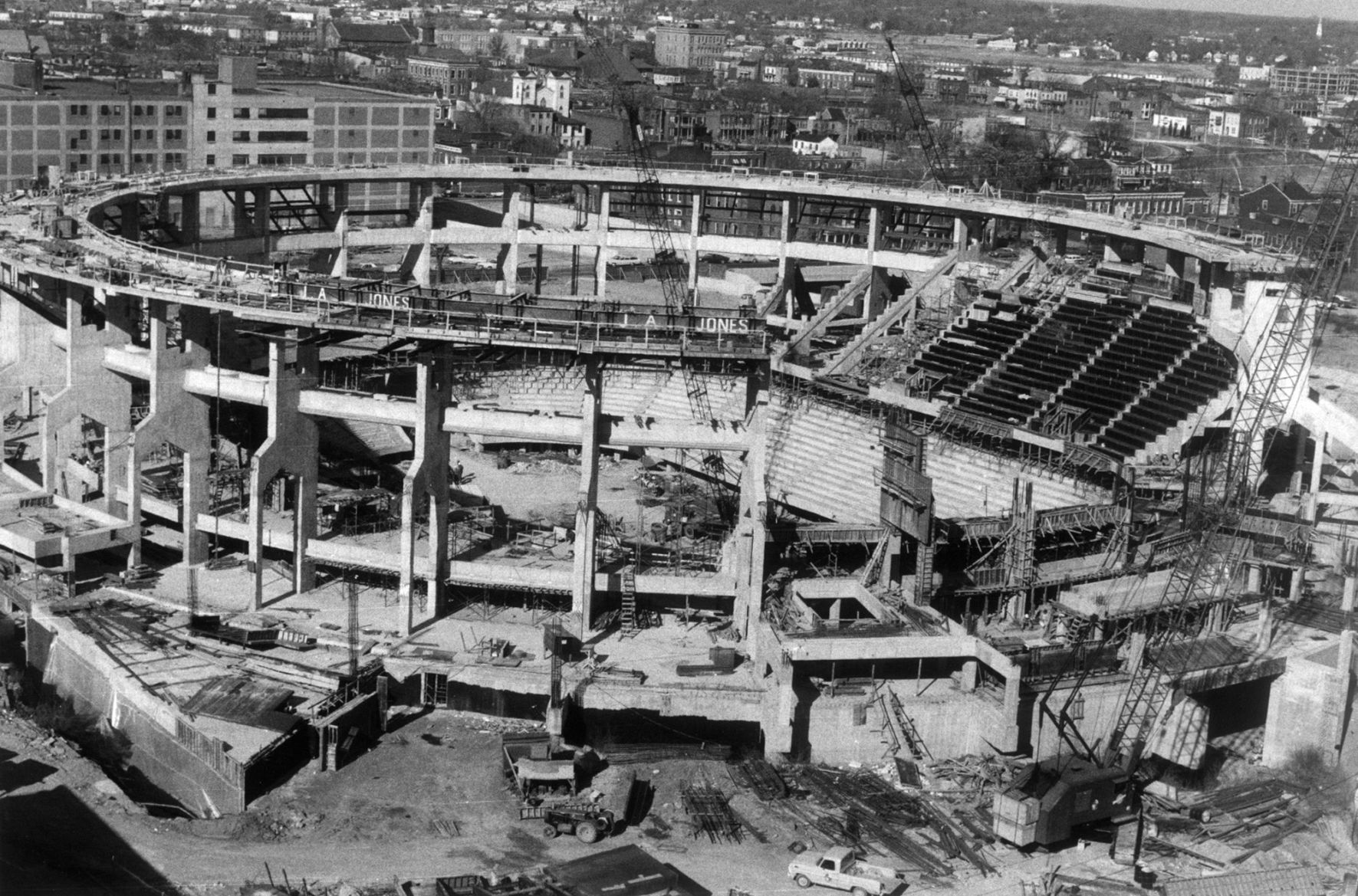 Coliseum_15.jpg